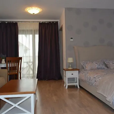 Victoria's Banu Manta Apartment *