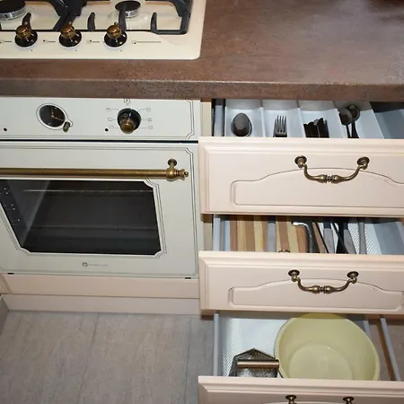 Victoria's Banu Manta Apartment *